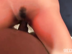 Красивая сисястая мулатка мастурбирует и отсасывает чёрный член