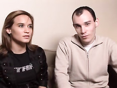 Зрелые женщины занимаются сексом с молодыми парнями и девками