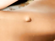 Блондинка и брюнетка доставили друг другу удовольствие в позе 69