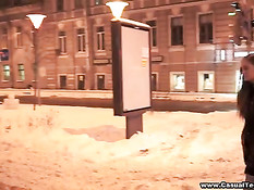 Русская девка искала ночью библиотеку, а нашла хуй на свою пизду