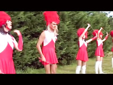 Фермеры устроили групповую секс оргию на поле с горячими девками