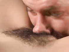 Сексуальные немецкие девушки любят сосать и трахаться с парнями