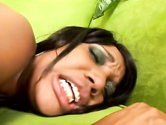 Темнокожий парень развёл на минет и оттрахал мулатку Kapri Styles