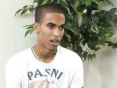 Горячая мамочка Deauxma трахалась с молодым чёрным любовником