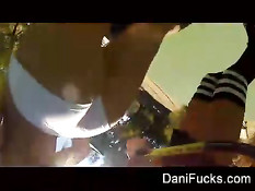 Две лесбиянки теннисистки вышли на корт топлесс и ласкали сиськи