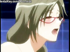 Девка в очках разделась и трахнулась после выпитого бокала вина