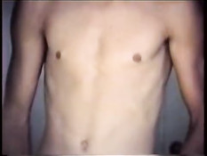 Ребята собираются вместе и после стриптиза занимаются гей сексом