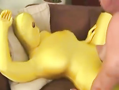 Девка с большой натуральной грудью ебётся в облегающем костюме