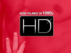 Женщина надзиратель отъебала заключённого парня своим страпоном