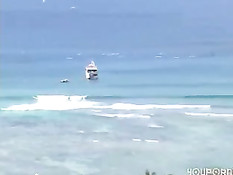 Красивая девка Faith Leon делает шикарный минет на балконе отеля