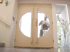 Пышногрудая Gianna Michaels принимает душ и трахается с мужиком