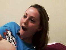 Девушка пришла сделать себе депиляцию попки и волосатой киски