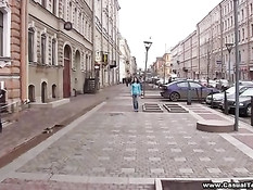 Девушка Катя встретила на улице молодого человека и отсосала ему