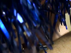 Пара в масках делает куннилингус и минет на празднике Нового года