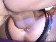 Девушку в латексном костюме и маске жёстко оттрахали во все дыры