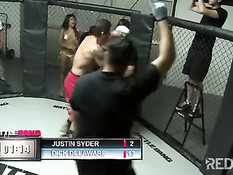 Победитель боя в качестве приза получил секс с азиаткой Ruby Rayes