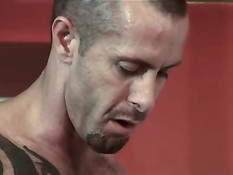 Гей с татуировками зашёл в гости к любовнику и отодрал его в жопу