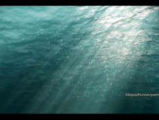 Рыжая русалочка под водой трахается с похотливой самкой осминога