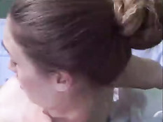 Горячая лесбиянка Avy Scott соблазняет скромную девушку в очках