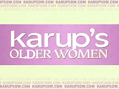 Зрелая женщина Jenna Covelli раздевается и мастурбирует на улице