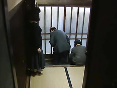 Неудовлетворённая азиатская женщина хочет секса с лысым мужиком