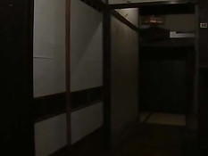 Неудовлетворённая азиатская женщина хочет секса с лысым мужиком