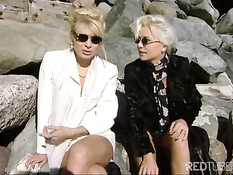 Мужчина на пляже оттрахал анально девушку с большими сиськами