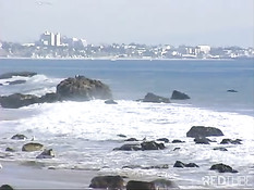 Мужчина на пляже оттрахал анально девушку с большими сиськами