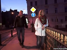 Молодой поэт познакомился на улице с девчонкой и оттрахал дома