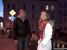 Молодой поэт познакомился на улице с девчонкой и оттрахал дома