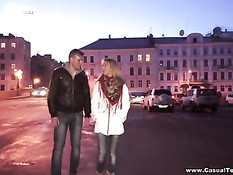 Молодой поэт познакомился на улице с девчонкой и оттрахал дома