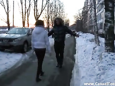 Темнокожий парнишка дома занимается сексом с русской девчонкой