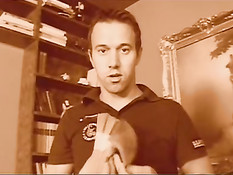 Две очень горячие блондинки отсасывают парням и получают в анал