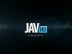 Грудастая азиатка поливает себя сметаной и мастурбирует игрушкой