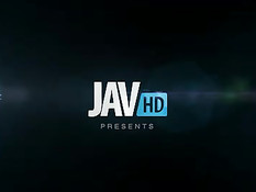 Японский парень ебёт и кончает в волосатую киску девке Yui Misaki