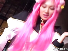 Девчонке с розовыми волосами Kao Sugimori залили спермой личико