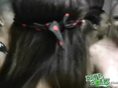 В общежитии колледжа голых девок облили шоколадом и оттрахали