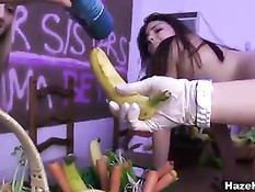 Все первокурсницы этого колледжа должны участвовать в секс играх