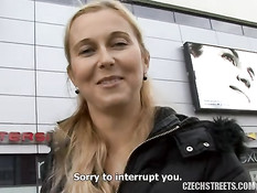 Встретил на улице чешскую блондинку и оттрахал её в примерочной