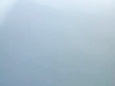 Индийская девчонка берёт телефон и снимает любительское порно