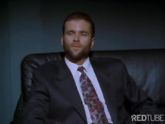 Мужик ебёт умелую блондинку в анус, а она ласкает себя вибратором