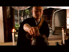 Горячая японская вдова отсасывает и трахается с лысым любовником