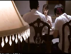 Японская мамочка дрочит сыночку и даёт полизать волосатую киску