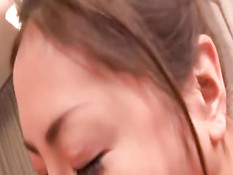 Парень ласкает клитор и анус азиатской девушке и трахает её раком