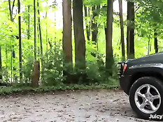 Молодые геи поехали на рыбалку и занялись сексом на берегу реки