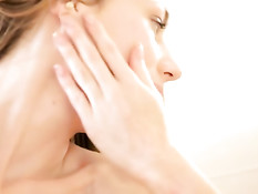 Лесбиянка испытала мощный оргазм, когда подруга лизала ей клитор