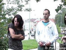 Рискованный секс на публике с беременной девушкой и её подругой