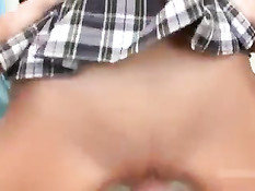 Светловолосая малышка в очках Emma Mae ебётся в строгой одежде