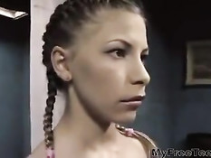 Юная нимфоманка с косичками занимается сексом с лысым мужчиной