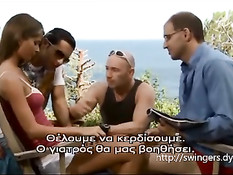 Молодая чешка Nessa Devil занимается групповым сексом на вилле